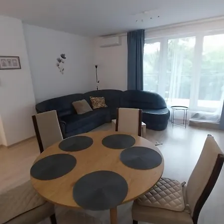117 Family 3 Near By Heroes Square With Free Garage Apartmán *
